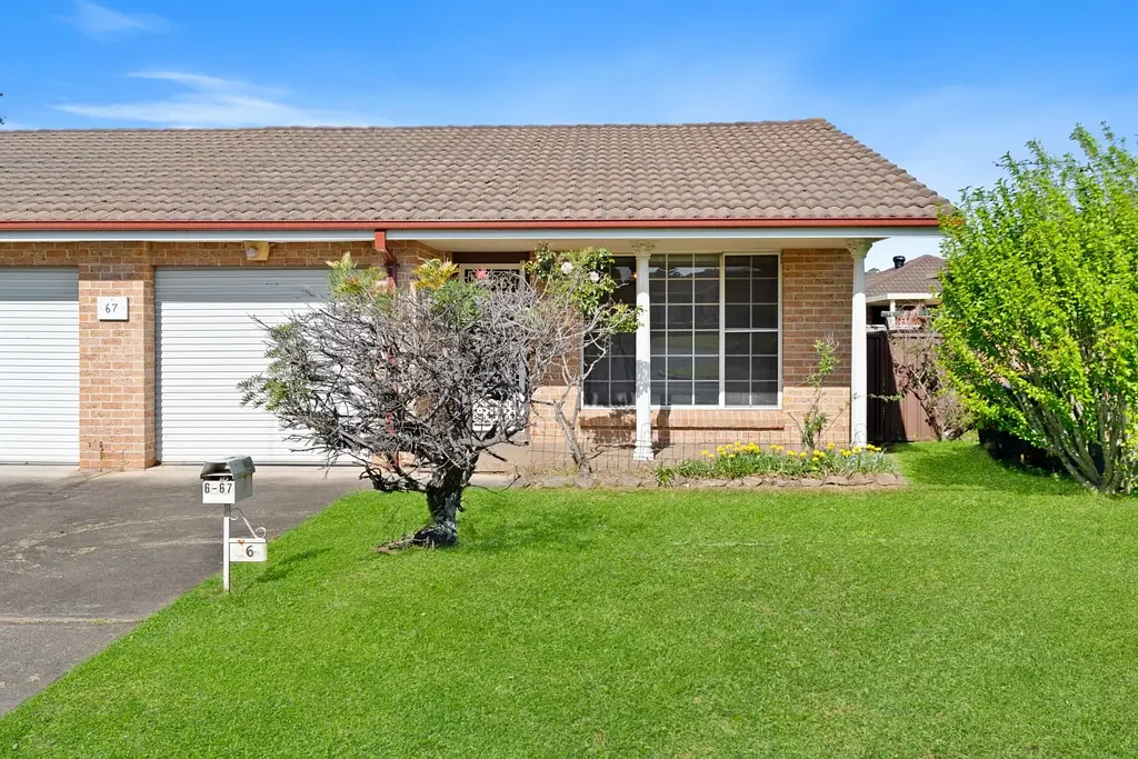 Macquarie Fields 2房  Street Facing Villa with Spacious Backyard