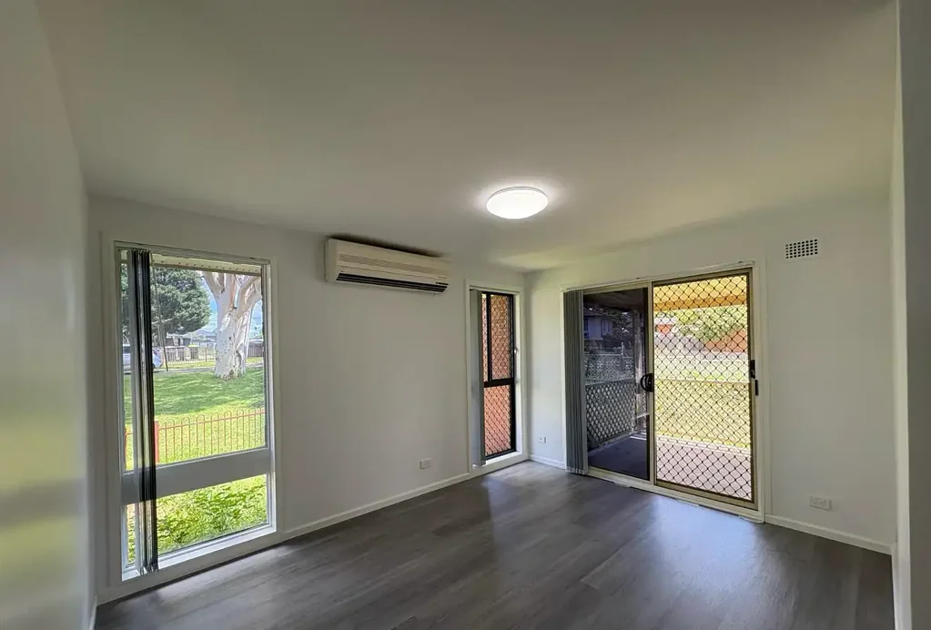 3 BEDROOM HOUSE FOR RENT AT AIRDS !!!!!!!