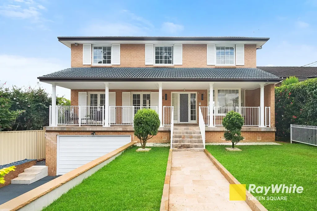 Marsfield 7कमरा Stunningly Renovated Rare 7-Bed Double Brick Home in Marsfield