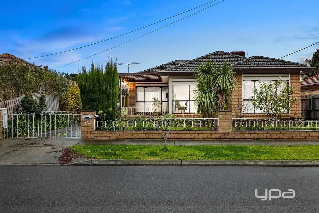 St Albans 4房 释放 St Albans 黄金地段的无限潜力 Unlock the Potential of This Prime St Albans Opportunity