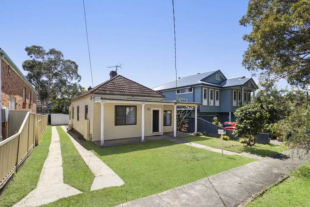 Pagewood 3Kwarto Endless Potential on a Level Block With a Sunny North-Facing Backyard
