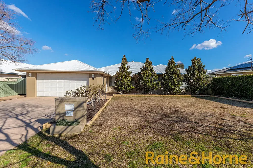 11 Holmwood Drive, Dubbo, NSW 2830