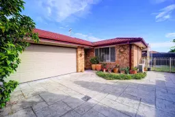 2/20 Amanda Crescent, Forster