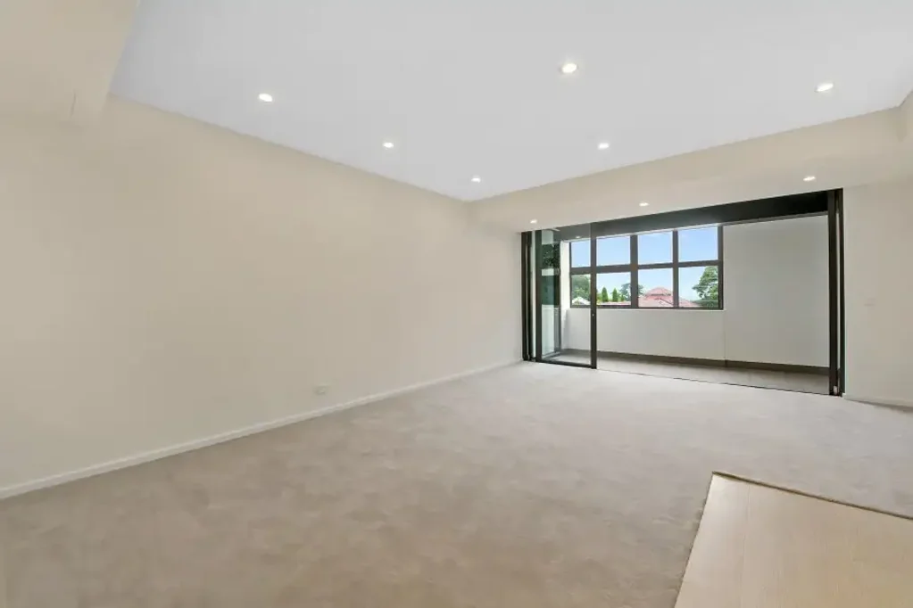 Generously sized floorplan in perfect location