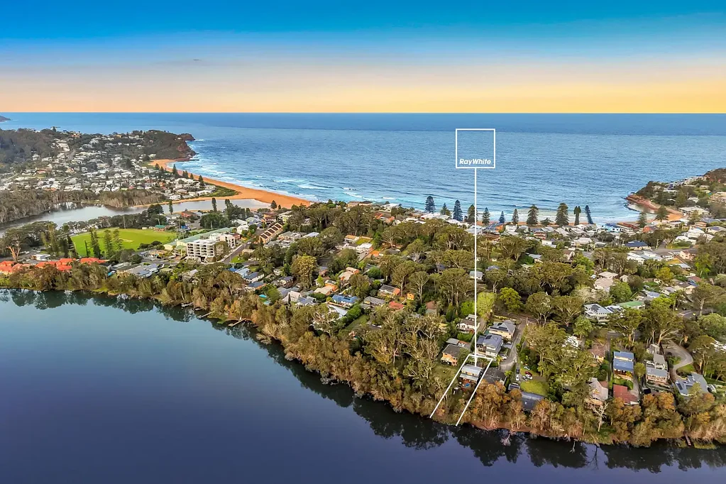 Avoca Beach 5ਬੈੱਡਰੂਮ Waterfront Elegance with Coastal Lifestyle Appeal
