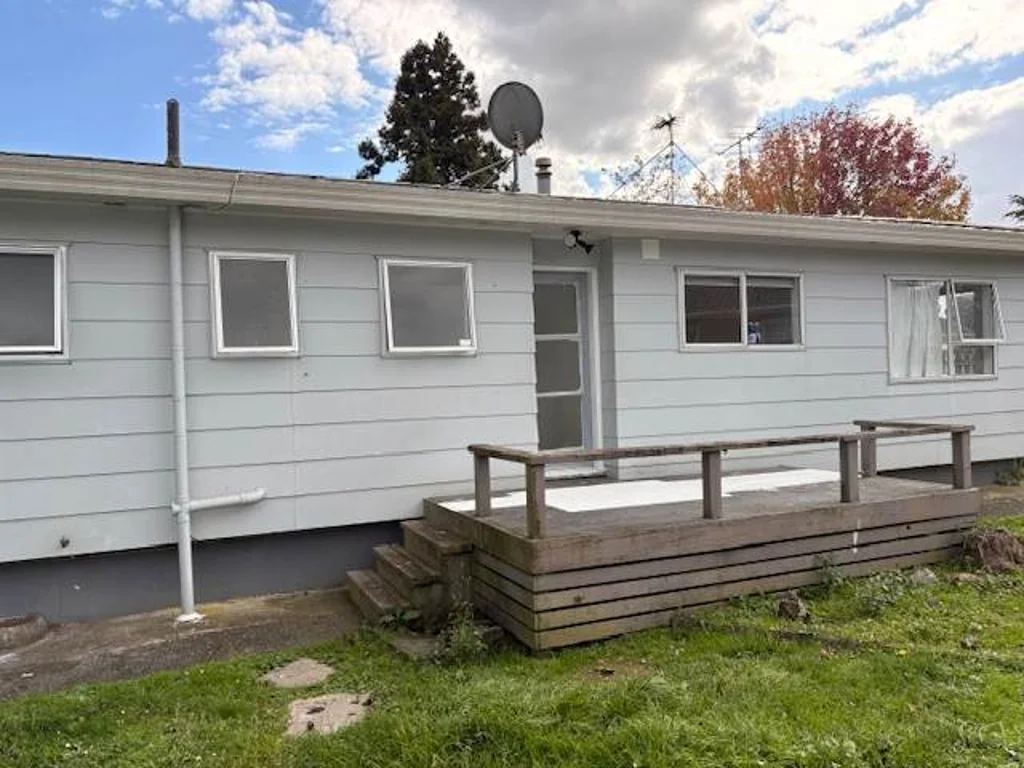 Fully Fenced House in Papakura