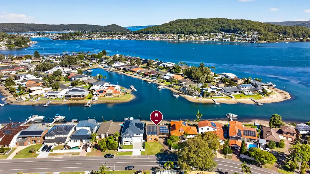 86 Helmsman Boulevard, St Huberts Island, NSW 2257