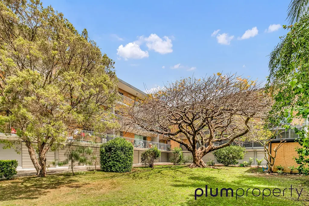 Spacious Furnished Unit in Leafy Toowong