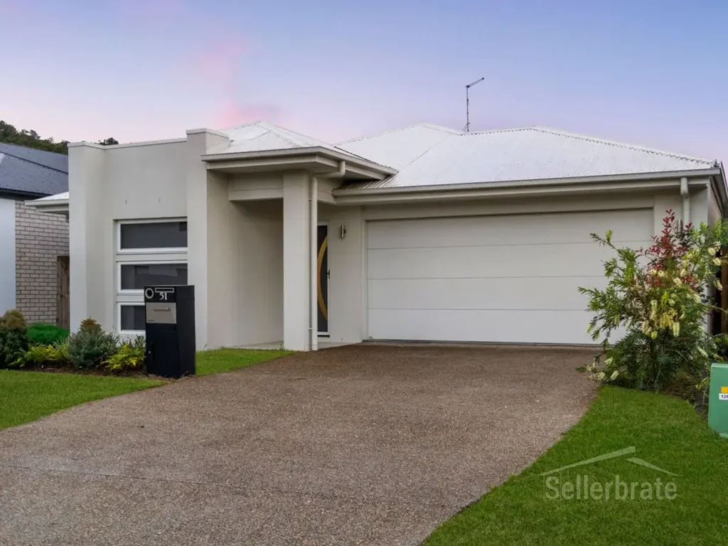 Belivah 4Kwarto Modern Custom Build at the Foothills of Tamborine