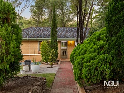 6 Essex Court, Bellbird Park