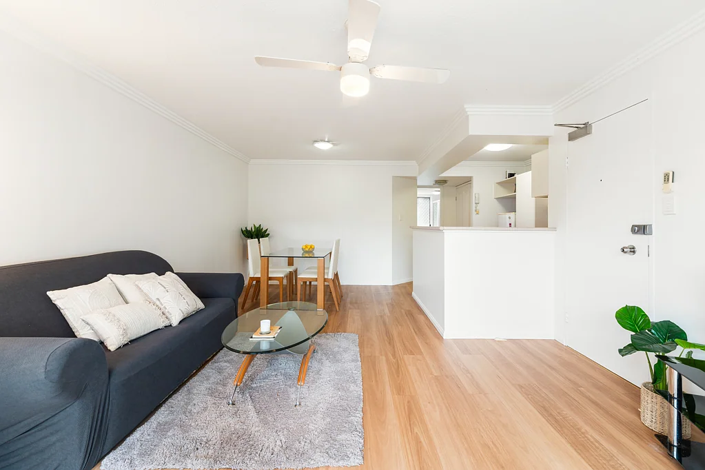 3/7 Whiting Street, Labrador, QLD 4215