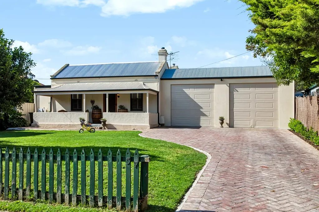 Willaston 4कमरा Impressive Family Living with Character, Space & Entertaining
