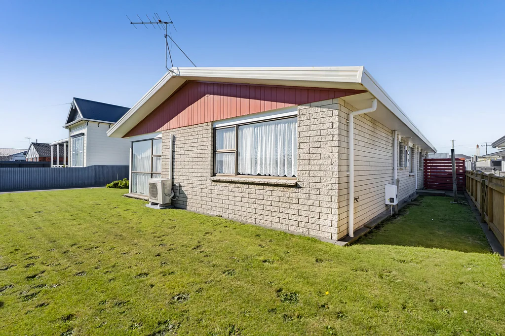 Hawera 2Moenga Location First. Sunshine Always.