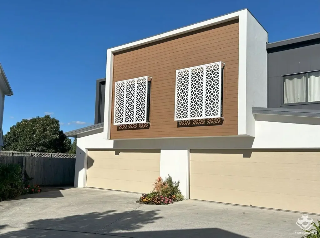 4 br Townhouses next door to Sunnybank Hills State School