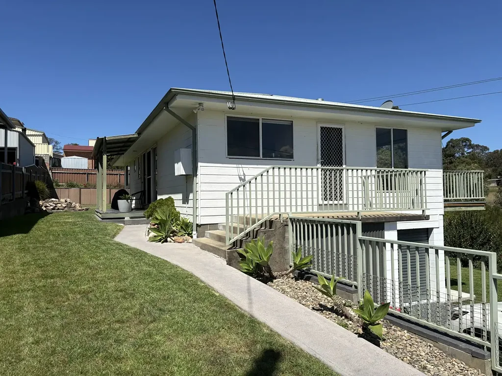 VERY NEAT THREE BEDROOM - POTENTIALLY FURNISHED