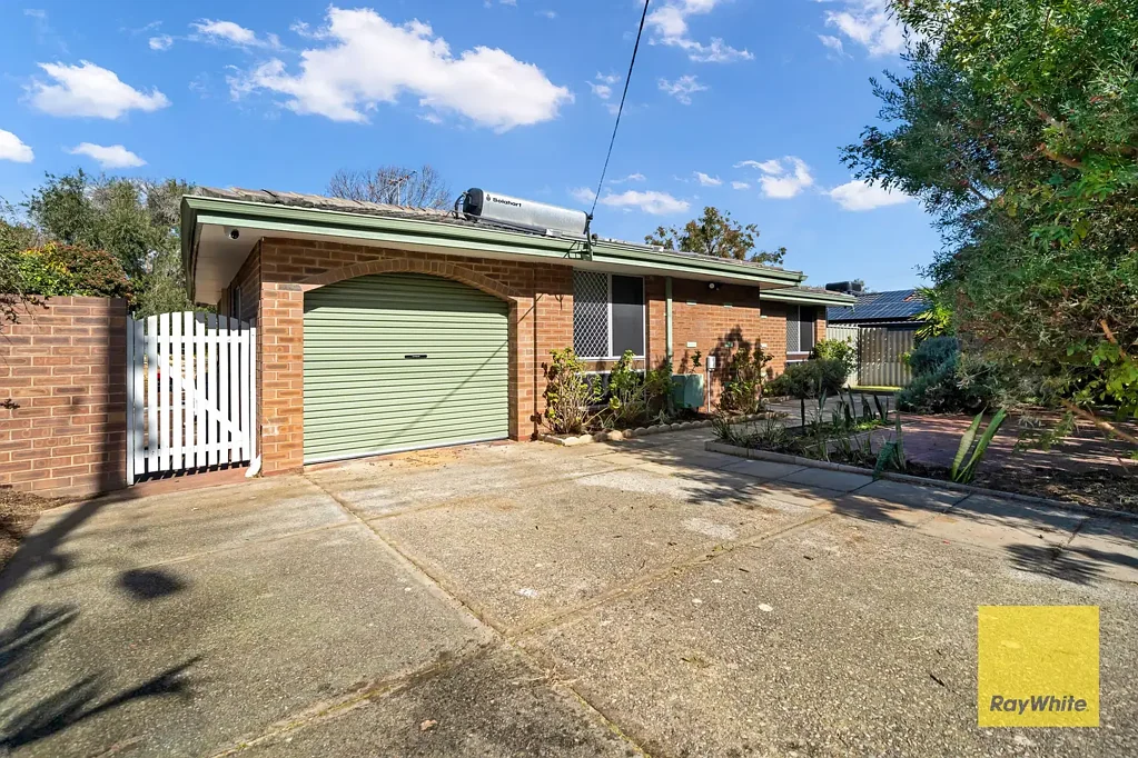 Wanneroo 3Kwarto Charming Family Home Set on 692m2 Block Zoned R20/40