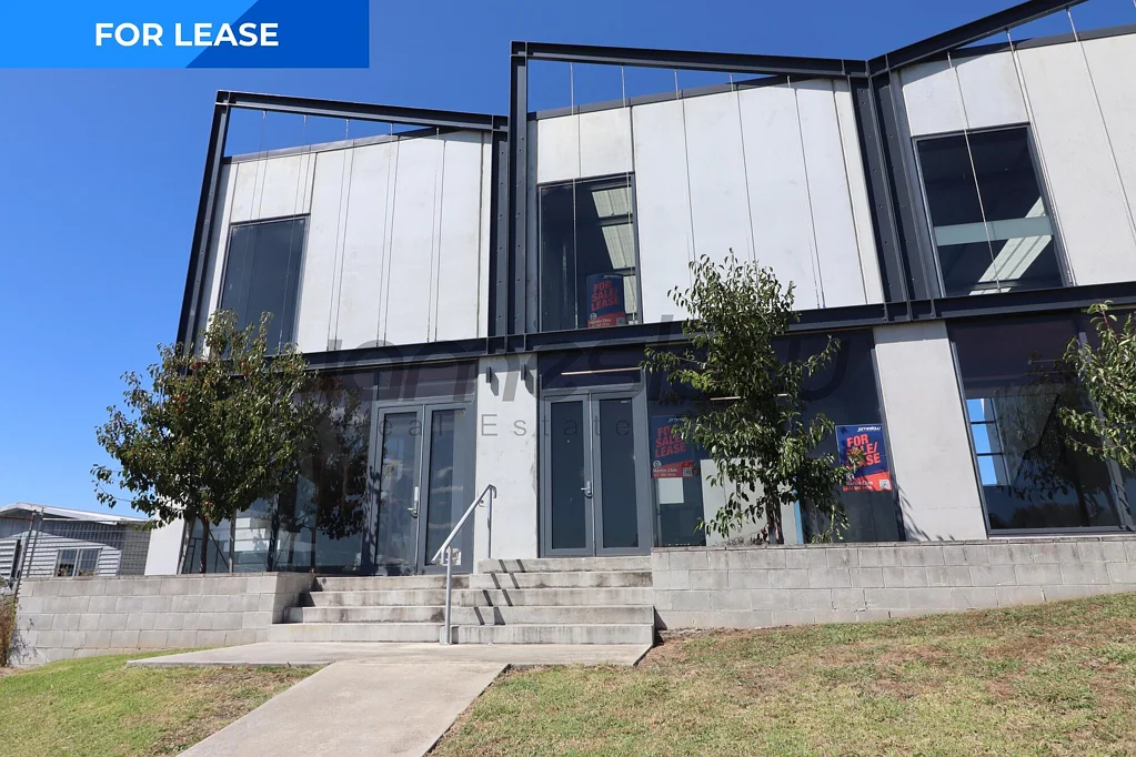 Westgate 100 sqm High-Visibility Westgate for Lease