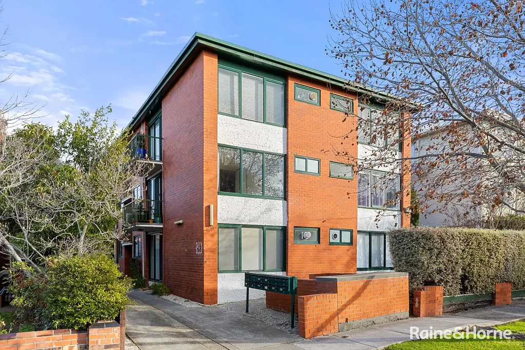 Essendon 1Kwarto Affordable Entry into Blue-Chip Essendon