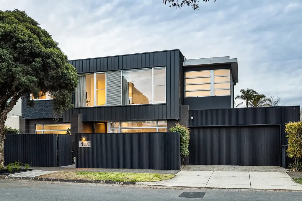 Brighton 4બેડરૂમ Striking Statement of Low Maintenance Living with Versatile Family Space