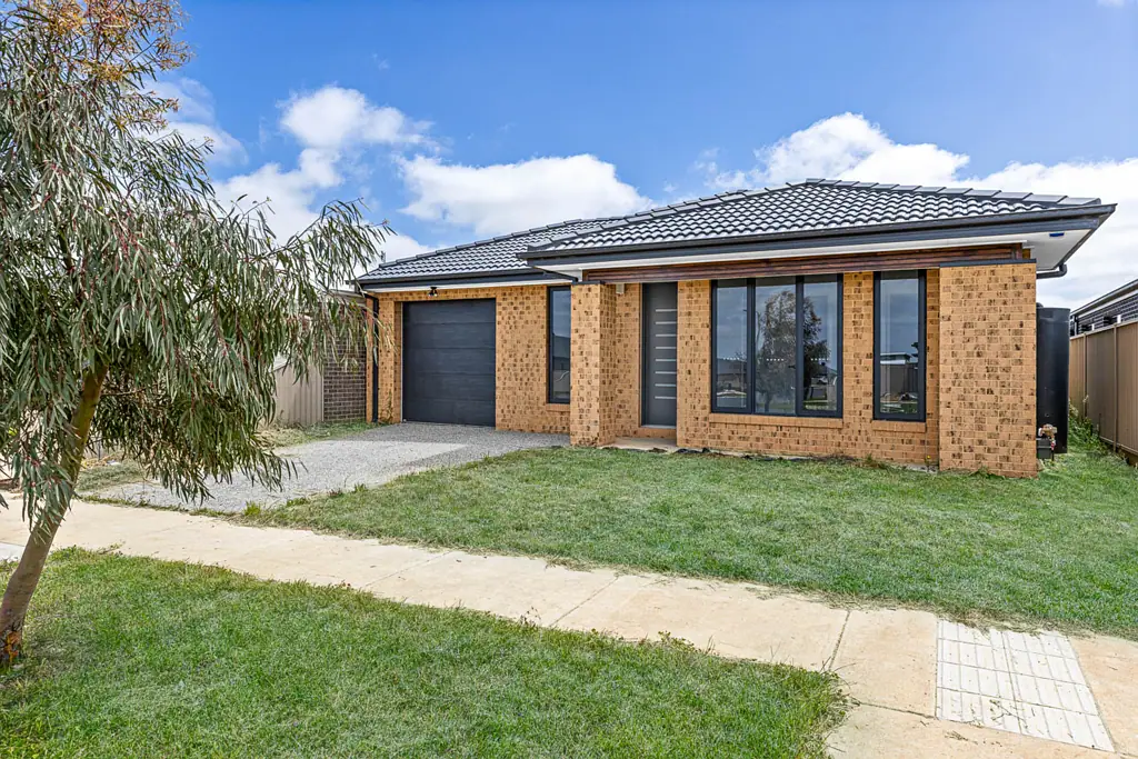 39 Spoonbill Avenue, Winter Valley, VIC 3358
