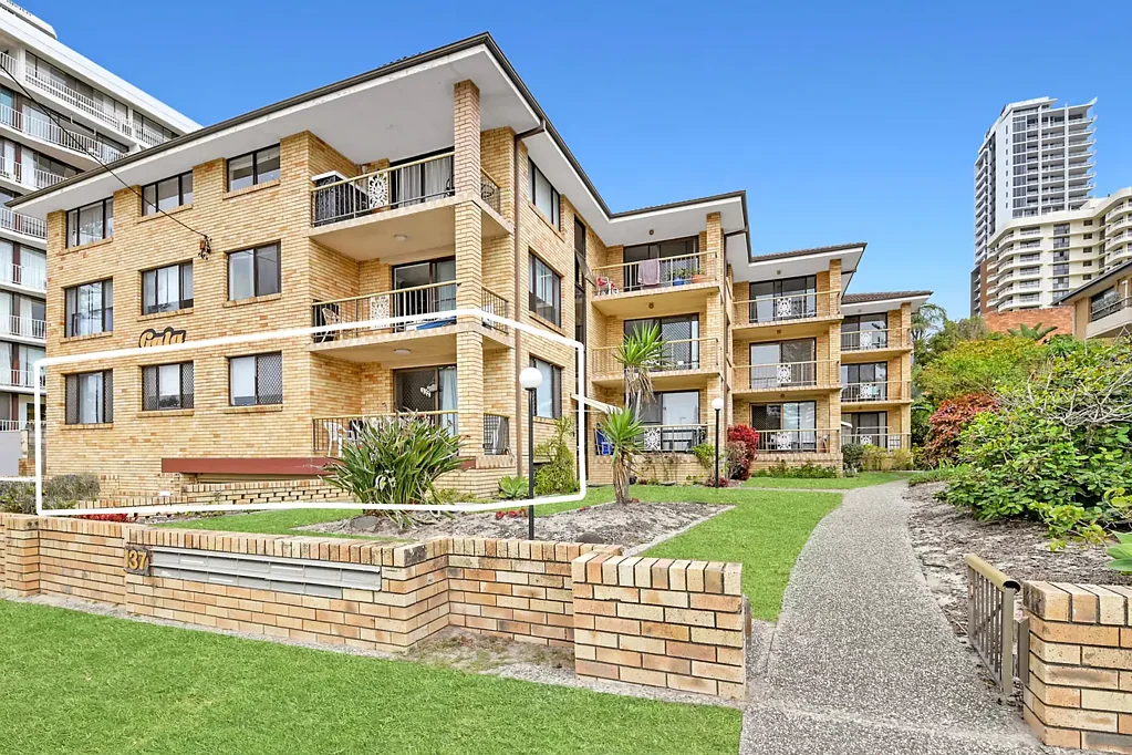 4 Month Lease - Charming Two Bedroom Unfurnished Unit