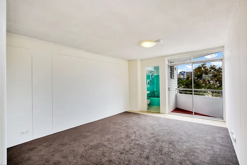 Sunlit North-Facing Studio with Balcony