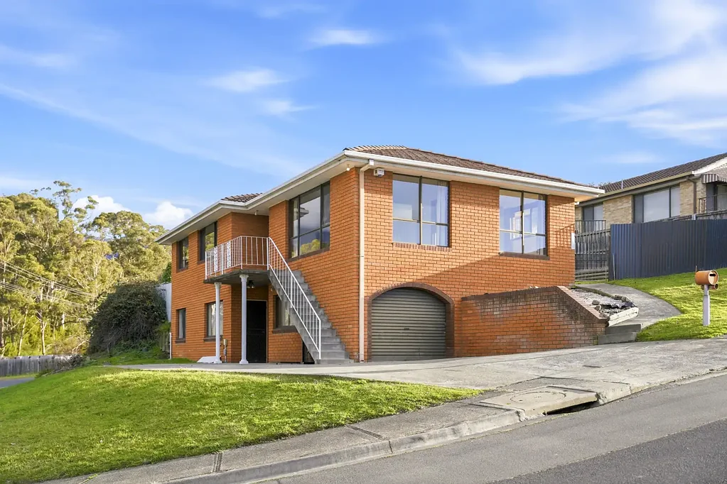 Spacious Family Home in Glenorchy with Downstairs Area