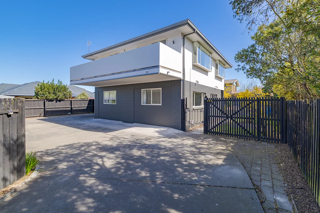 Dallington 4部屋 Bright, spacious, split level family home