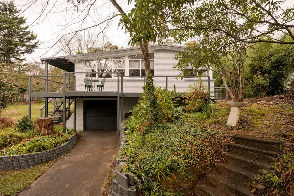 Wentworth Falls 3ห้องนอน Move-In Ready Home with Desirable Aspect