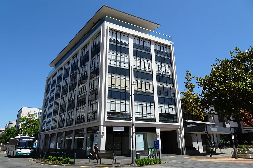 Hamilton Central Level 1 CBD light filled office