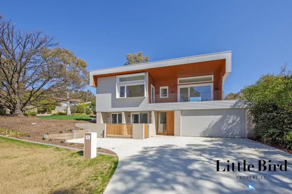Architectural design, exceptional efficiency & uninterrupted parkland views
