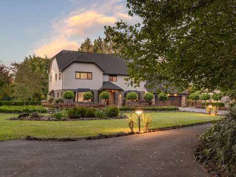 Hoon Hay 4房  Tudor Oaks: An Estate of Perfect Proportions