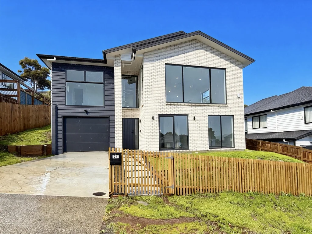 Orewa 5房  Versatile Home with Exceptional Granny Potential