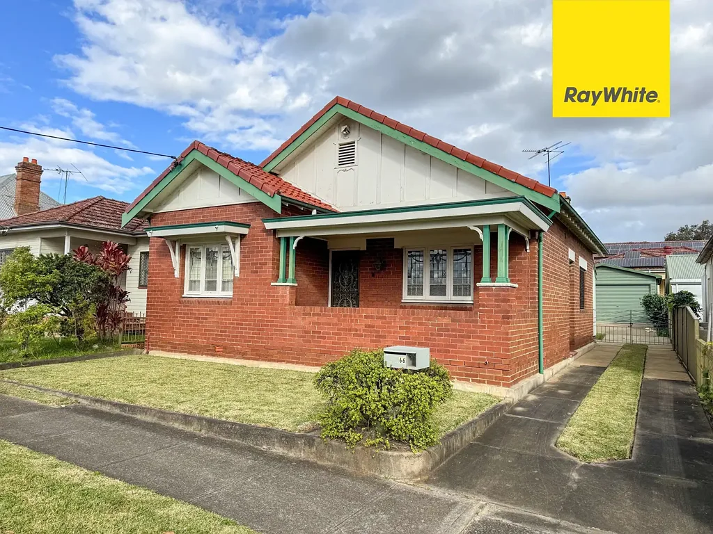 Lidcombe 3部屋 FULL BRICK CHARACTER HOME WITH ORIGINAL CHARM