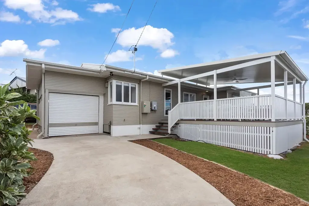 Eastern Heights 3房 Eastern Heights 备受追捧的全面翻新住宅 Fully Renovated Home in Sought-After Eastern Heights