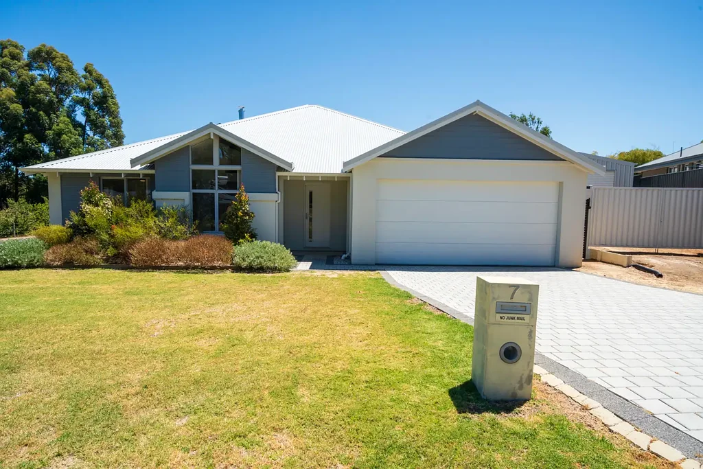 7 Melaleuca Court, Manjimup, WA 6258