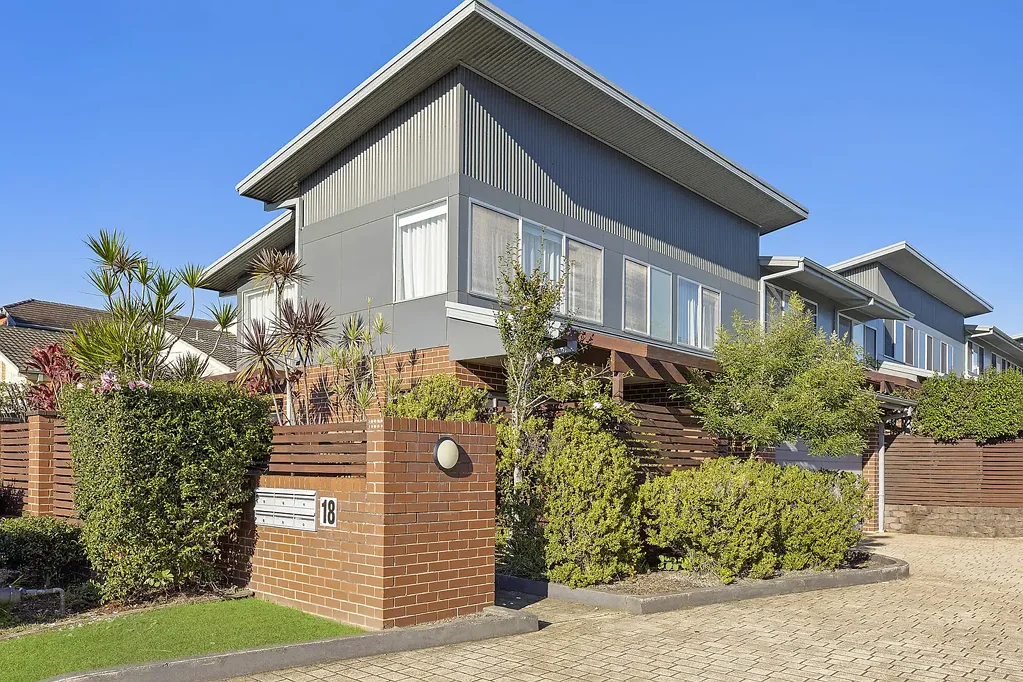 Spacious Townhouse in the Heart of East Gosford