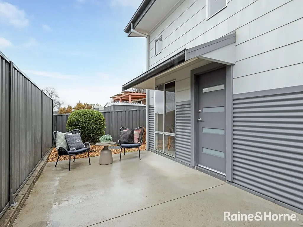 Bathurst 2ਬੈੱਡਰੂਮ CONVENIENT DOUBLE-STOREY UNIT CLOSE TO THE CBD