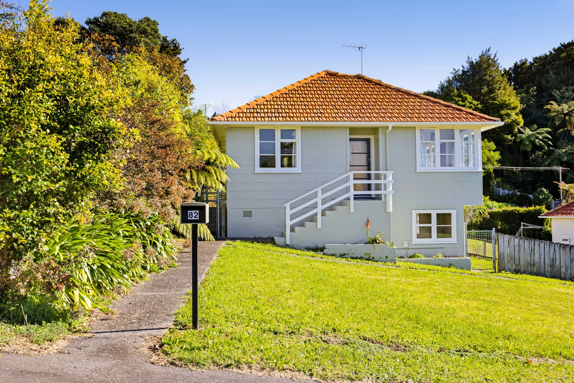 Frankleigh Park 2 Bedroom City-Fringe opportunity with serious upside