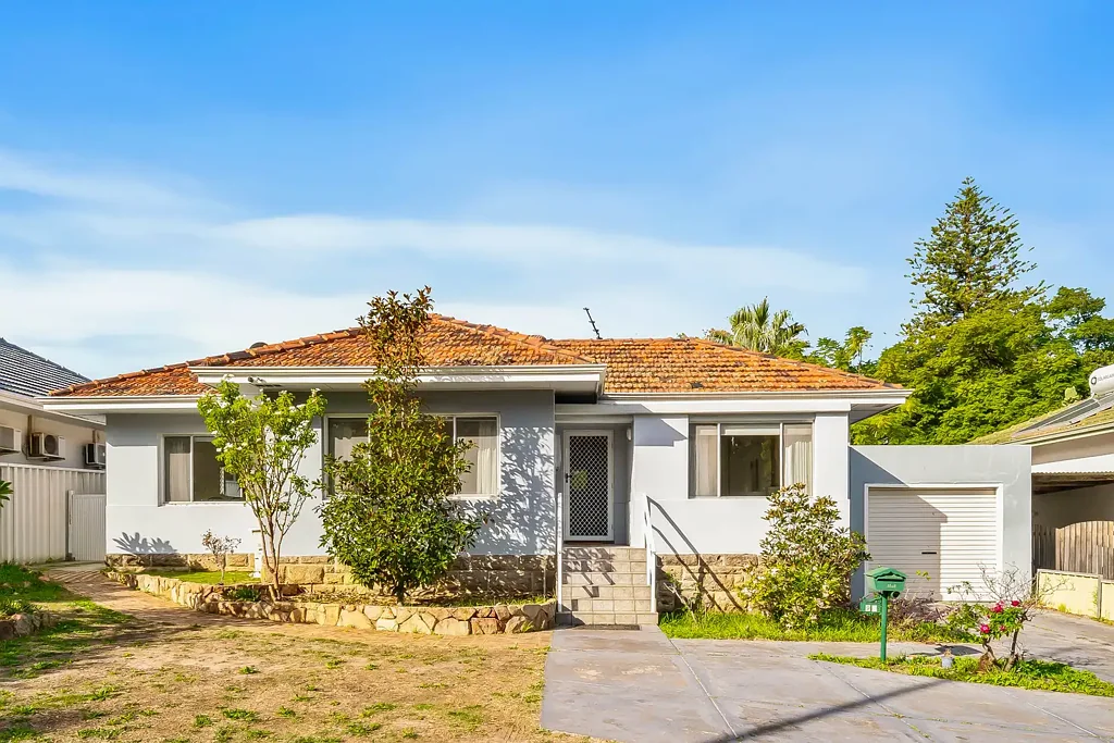 Character Floreat Home with Plenty of Space!