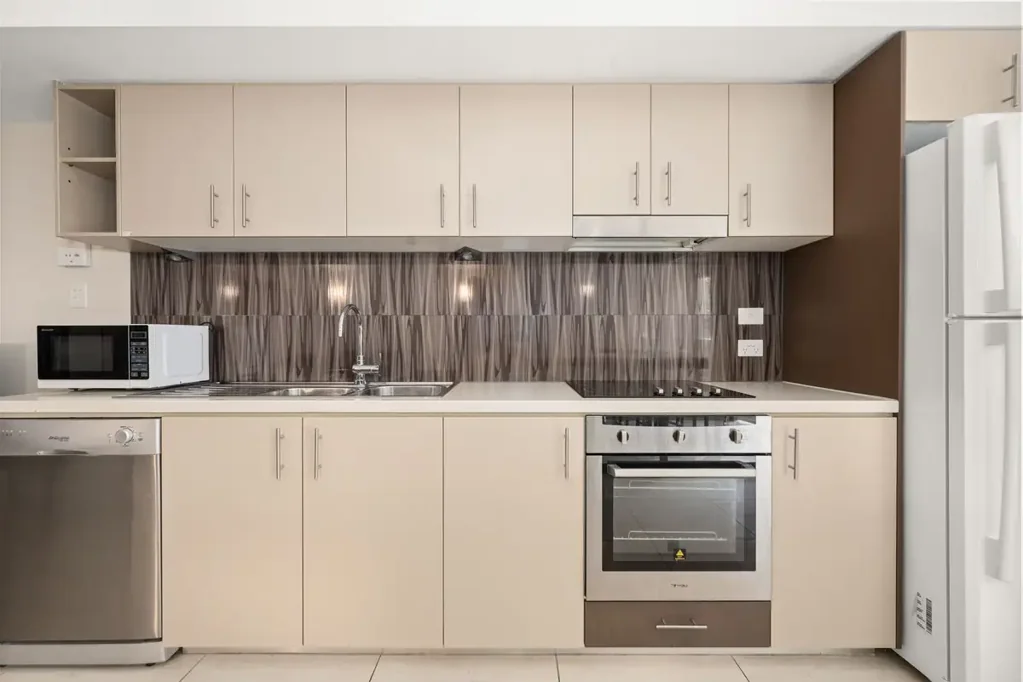 Stylish Fully Furnished 2-Bedroom Apartment in the Heart of Brisbane - Steps from James Street