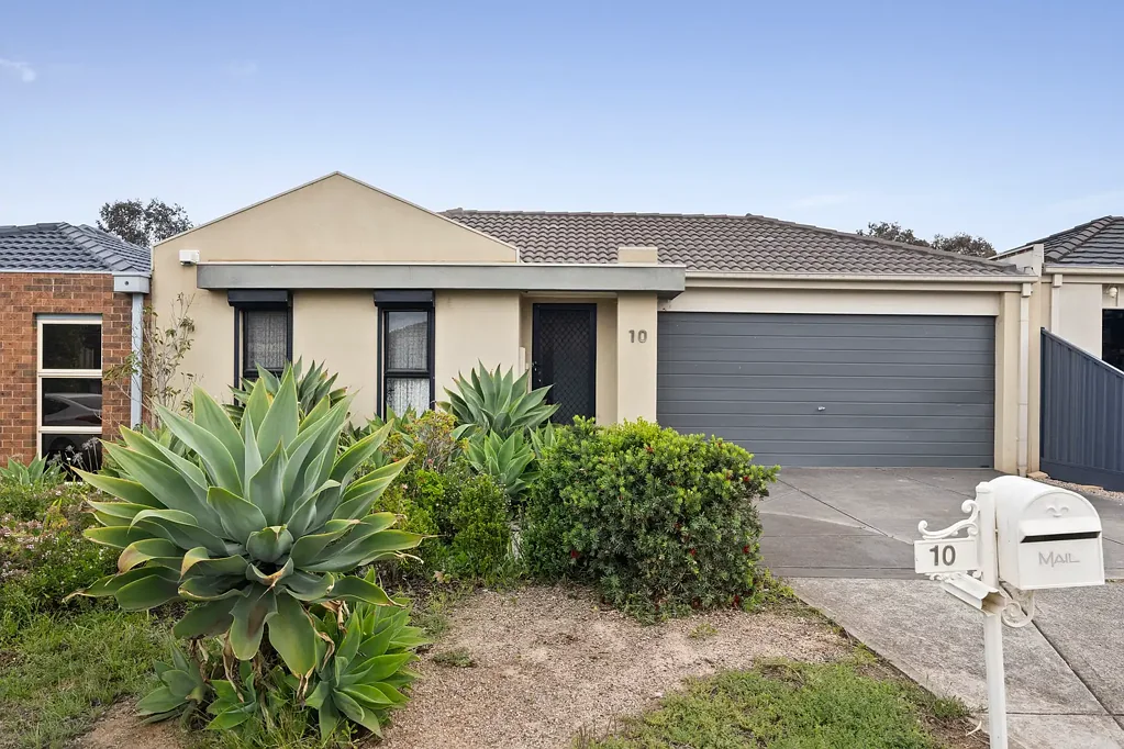 Comfortable 3-Bedroom Family Home with Excellent Entertaining Space!