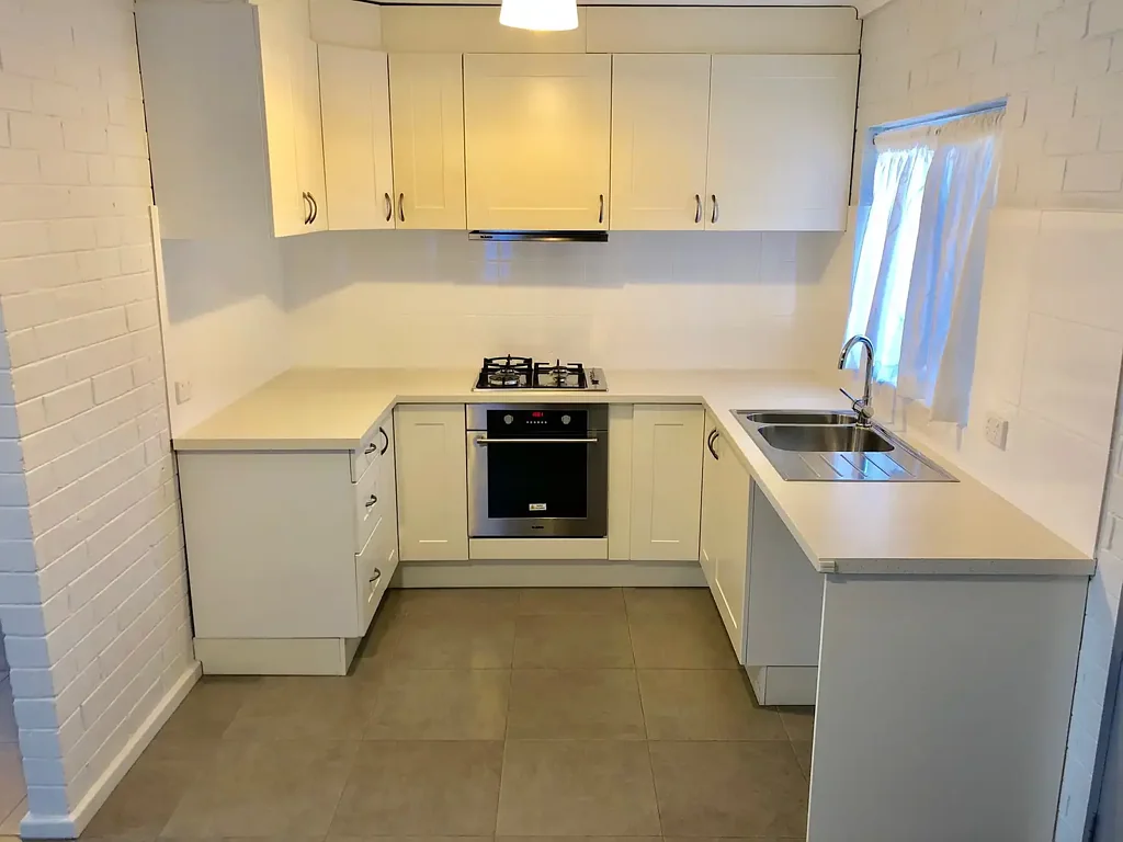 WALK TO LOCAL HOTSPOTS IN NORTHBRIDGE @ $540 per week