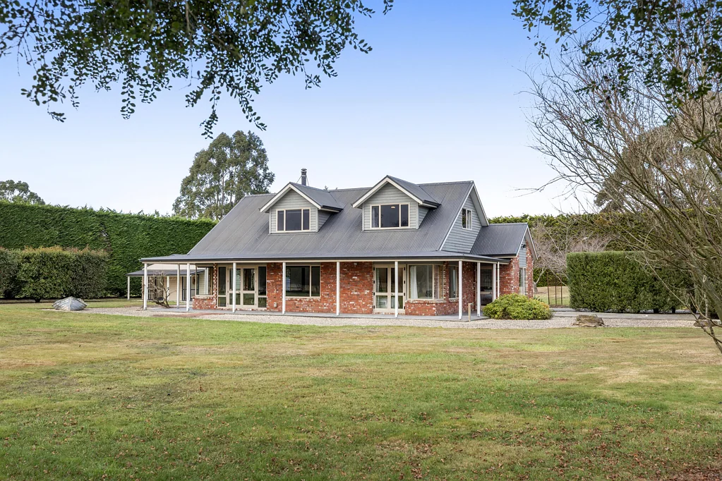 West Melton 3Phòng ngủ Lifestyle Living with Exceptional Shedding