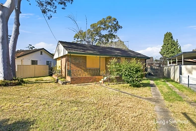 Whalan 3 Slaapkamer Prime renovation or knock down opportunity on 556.4sqm block