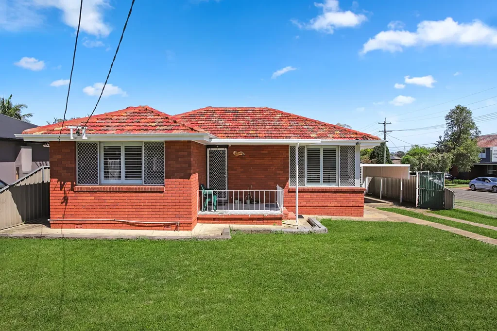 166 Binalong Road, Toongabbie, NSW 2146
