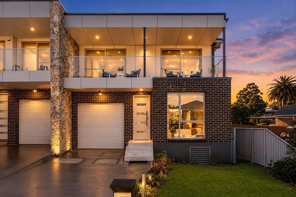 Dundas 5कमरा Luxury Family Living in One of Dundas' Most Sought-After Locations
