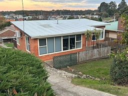 地址保密, Upper Burnie