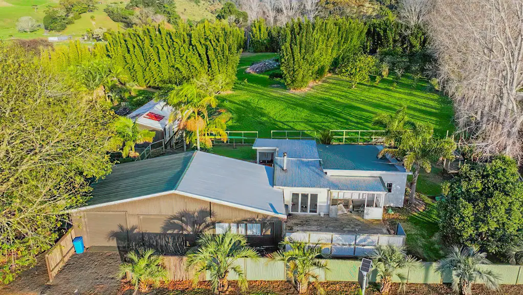 Ahipara 4 Bedroom POTENTIAL, PRIVATE AND AFFORDABLE!