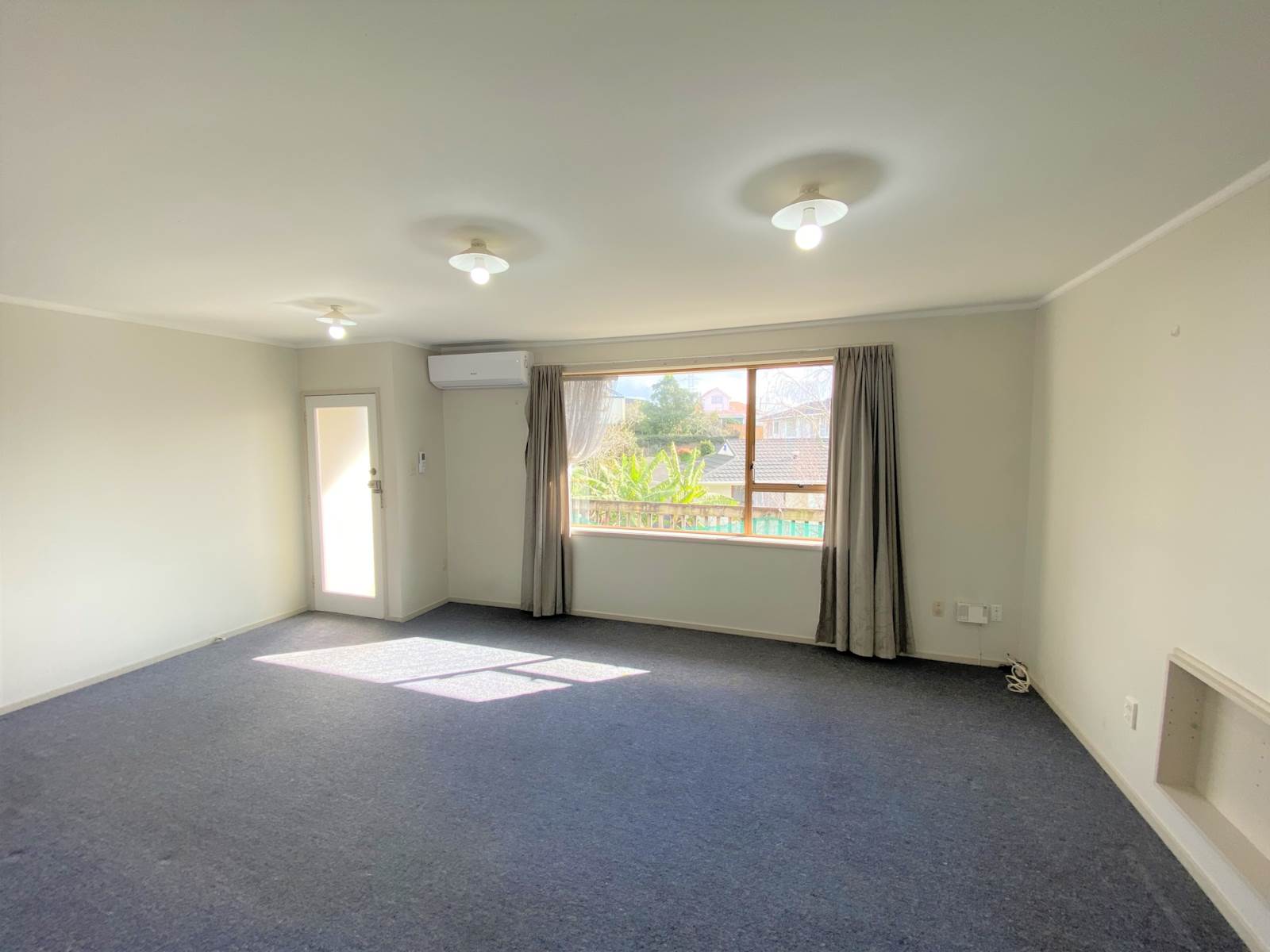 2/748 Richardson Road, Hillsborough, Auckland, 2 침실, 1 욕실